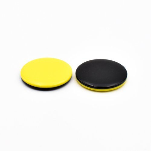 b+d black and yellow referee flip coin